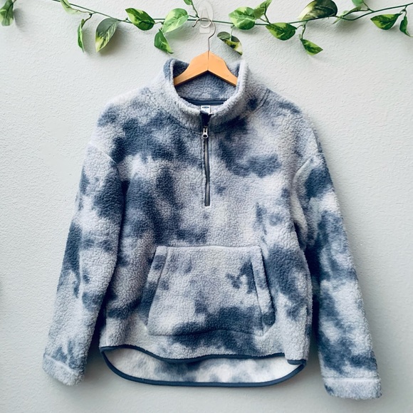 Old Navy Tops - 🌟 Old navy tie dye pullover